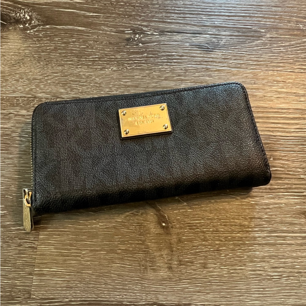 Michael Kors wallet